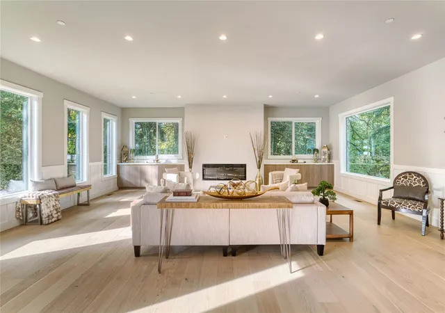 Photo 2 of Single family home for sale at 3316 102nd Avenue NE, Bellevue, WA 98004 | MLS# NWM2586250 | Listing updated on 2026-10-23