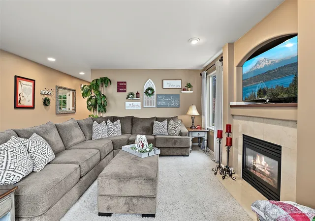 Photo 3 of Single family home for sale at 8716 134th Street Ct E, Puyallup, WA 98373 | MLS# NWM2586256 | Listing updated on 2026-09-29