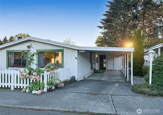Photo 3 of Manufactured home for sale at 2500 S 370th Street #101, Federal Way, WA 98003 | MLS# NWM2586264 | Listing updated on 2026-09-25
