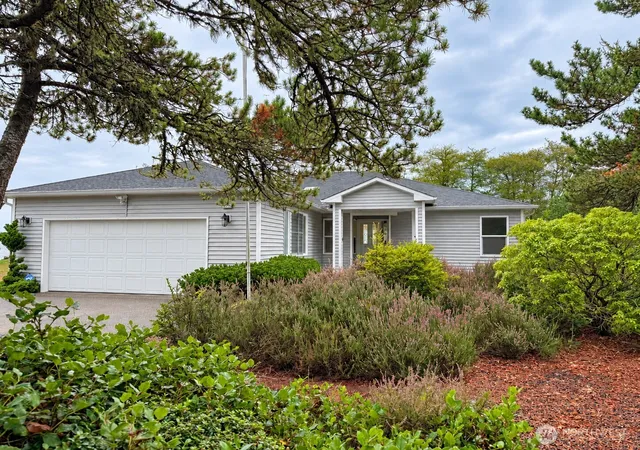 Photo 2 of Single family home for sale at 674 Chinook Ave Se, Ocean Shores, WA 98569 | MLS# NWM2586266 | Listing updated on 2026-09-27