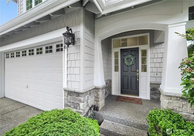 Photo 2 of Single family home for sale at 916 275th Place Se, Sammamish, WA 98075 | MLS# NWM2586268 | Listing updated on 2026-09-26