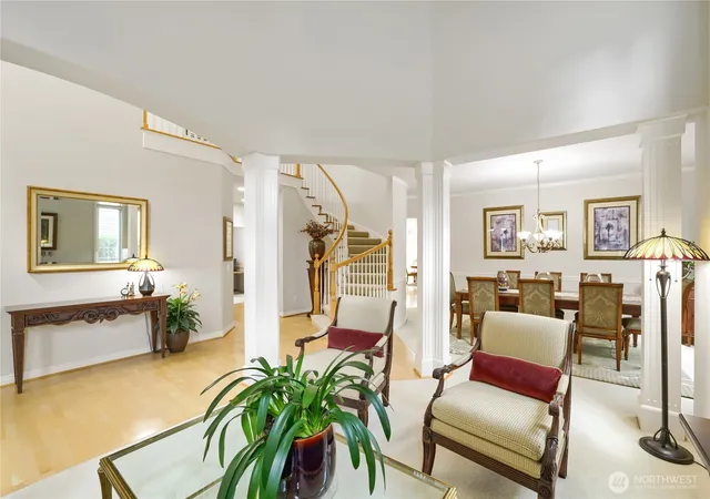 Photo 4 of Single family home for sale at 916 275th Place SE, Sammamish, WA 98075 | MLS# NWM2586268 | Listing updated on 2026-09-26