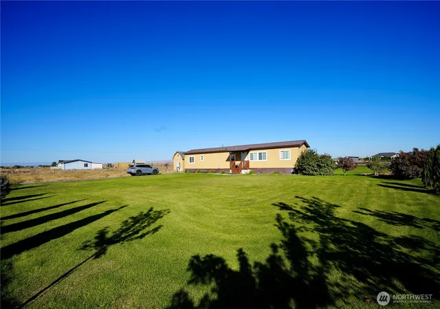 Photo 1 of Manufactured home for sale at 3968 78 Rd Ne, Moses Lake, WA 98837 | MLS# NWM2586270 | Listing updated on 2026-09-24