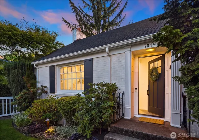 Photo 2 of Single family home for sale at 5019 36th Avenue Ne, Seattle, WA 98105 | MLS# NWM2586271 | Listing updated on 2026-09-29
