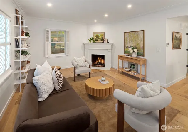 Photo 3 of Single family home for sale at 5019 36th Avenue Ne, Seattle, WA 98105 | MLS# NWM2586271 | Listing updated on 2026-09-29