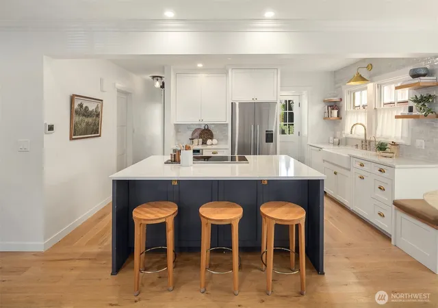 Photo 4 of Single family home for sale at 5019 36th Avenue NE, Seattle, WA 98105 | MLS# NWM2586271 | Listing updated on 2026-09-29