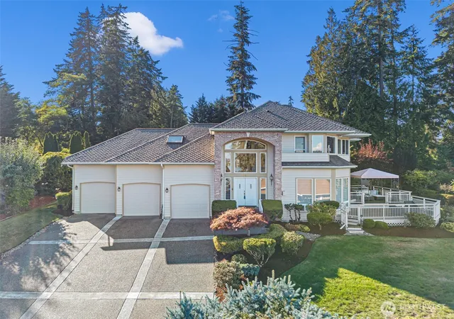 Photo 3 of Single family home for sale at 642 9th Court, Fox Island, WA 98333 | MLS# NWM2586279 | Listing updated on 2026-09-26