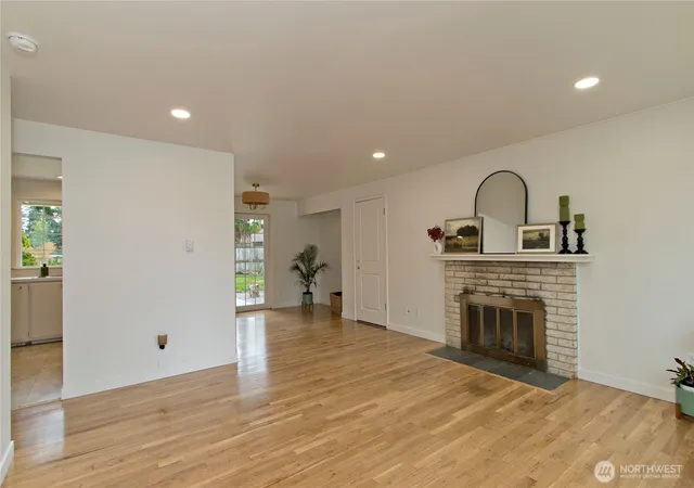 Photo 3 of Single family home for sale at 30312 7th Avenue Sw, Federal Way, WA 98023 | MLS# NWM2586281 | Listing updated on 2026-09-25