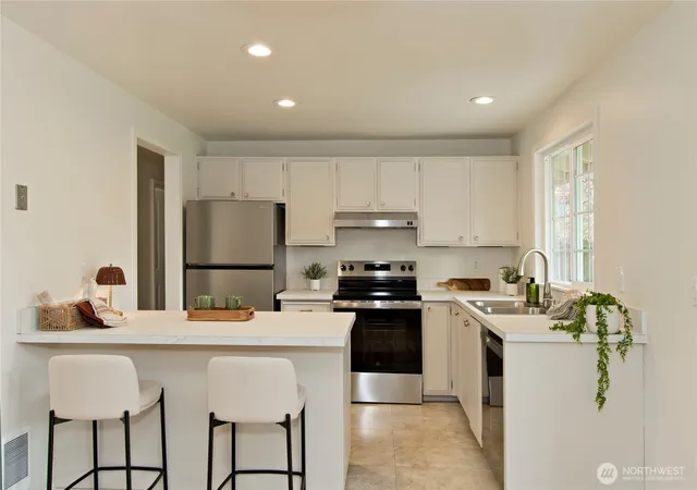 Photo 4 of Single family home for sale at 30312 7th Avenue SW, Federal Way, WA 98023 | MLS# NWM2586281 | Listing updated on 2026-10-02