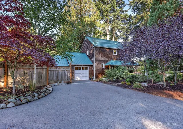 Photo 1 of Single family home for sale at 1925 Walnut St, Port Townsend, WA 98368 | MLS# NWM2586285 | Listing updated on 2026-09-24
