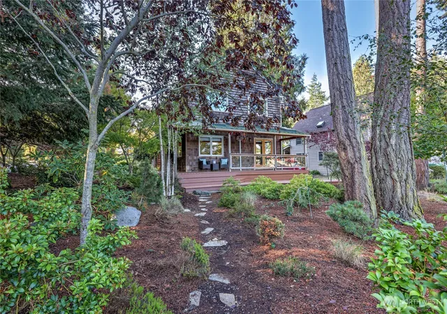 Photo 2 of Single family home for sale at 1925 Walnut St, Port Townsend, WA 98368 | MLS# NWM2586285 | Listing updated on 2026-09-24