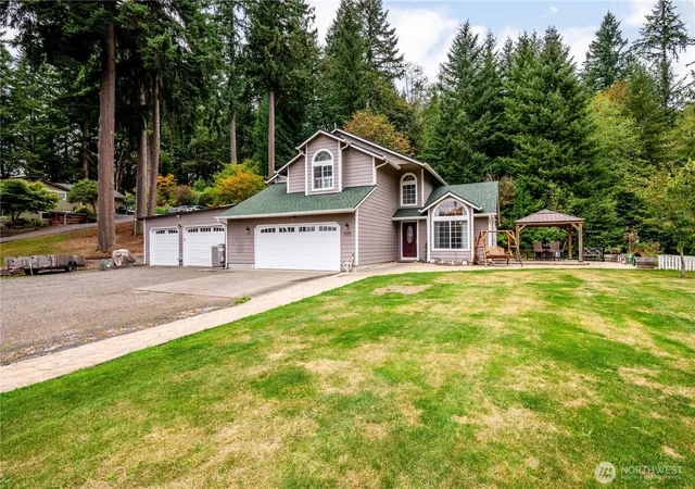 Photo 2 of Single family home for sale at 809 Melton Rd, Castle Rock, WA 98611 | MLS# NWM2586288 | Listing updated on 2026-09-26