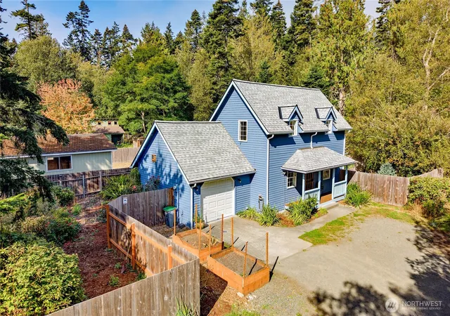 Photo 2 of Single family home for sale at 4921 Wilson St, Port Townsend, WA 98368 | MLS# NWM2586295 | Listing updated on 2026-09-26