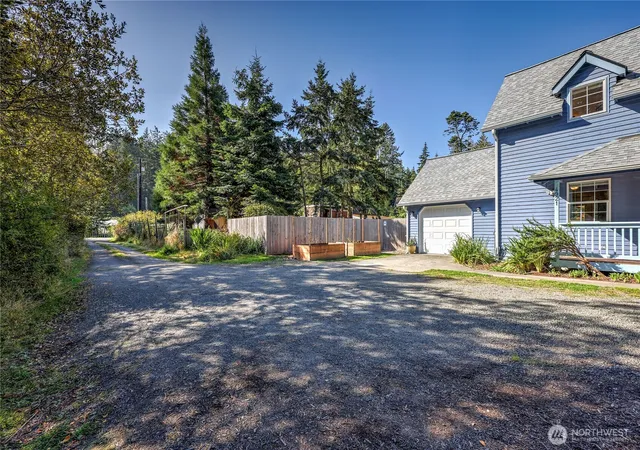 Photo 3 of Single family home for sale at 4921 Wilson St, Port Townsend, WA 98368 | MLS# NWM2586295 | Listing updated on 2026-09-26