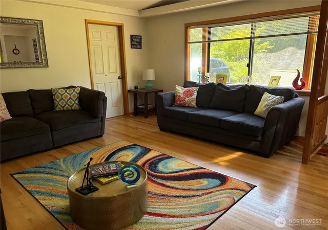 Photo 3 of Single family home for sale at 4134 149th Place SE, Bellevue, WA 98006 | MLS# NWM2586302 | Listing updated on 2026-09-24