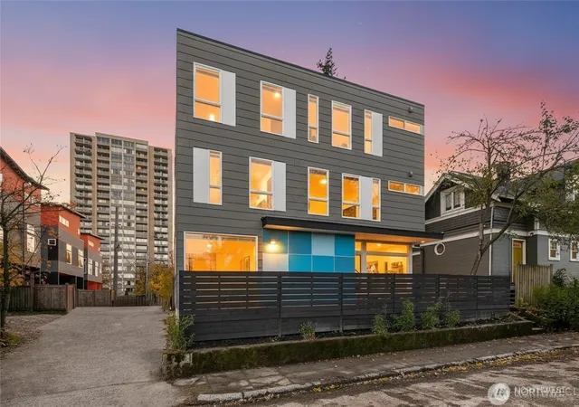 Photo 1 of Single family home for sale at 809 Ne 48th Street, Seattle, WA 98105 | MLS# NWM2586303 | Listing updated on 2026-09-29
