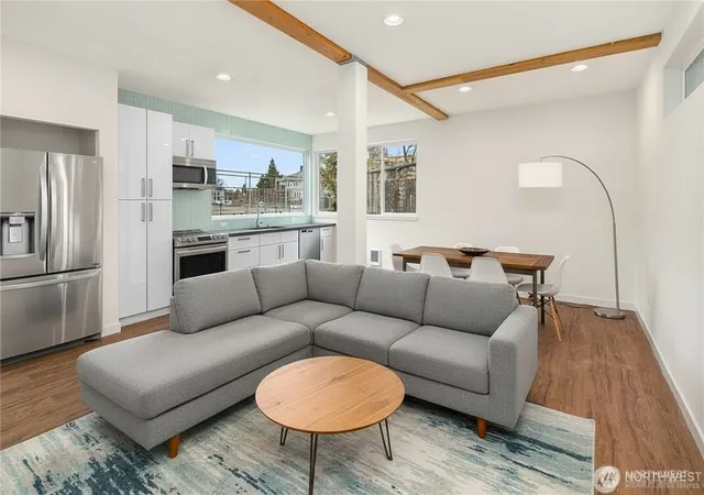 Photo 2 of Single family home for sale at 809 Ne 48th Street, Seattle, WA 98105 | MLS# NWM2586303 | Listing updated on 2026-09-29
