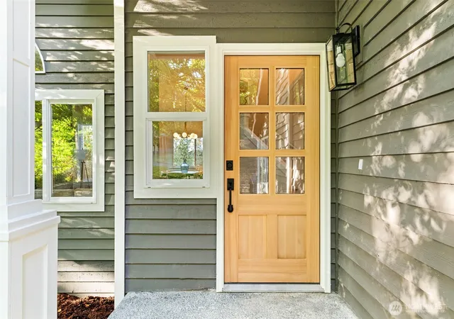 Photo 3 of Single family home for sale at 11706 Ne 107th Place, Kirkland, WA 98033 | MLS# NWM2586310 | Listing updated on 2026-09-29