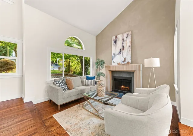 Photo 4 of Single family home for sale at 11706 NE 107th Place, Kirkland, WA 98033 | MLS# NWM2586310 | Listing updated on 2026-09-29