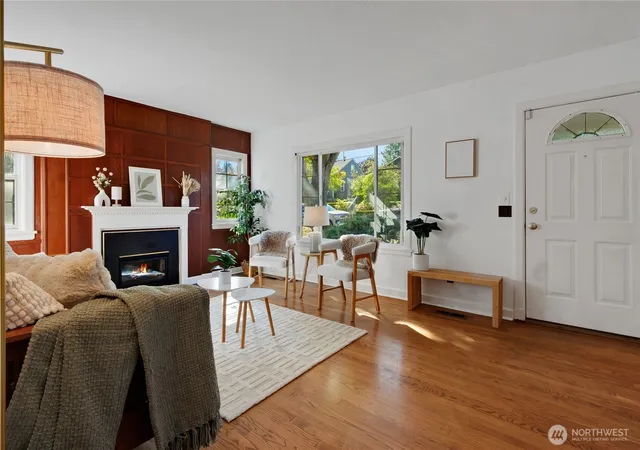 Photo 4 of Single family home for sale at 228 Rogers St NW, Olympia, WA 98502 | MLS# NWM2586316 | Listing updated on 2026-09-24