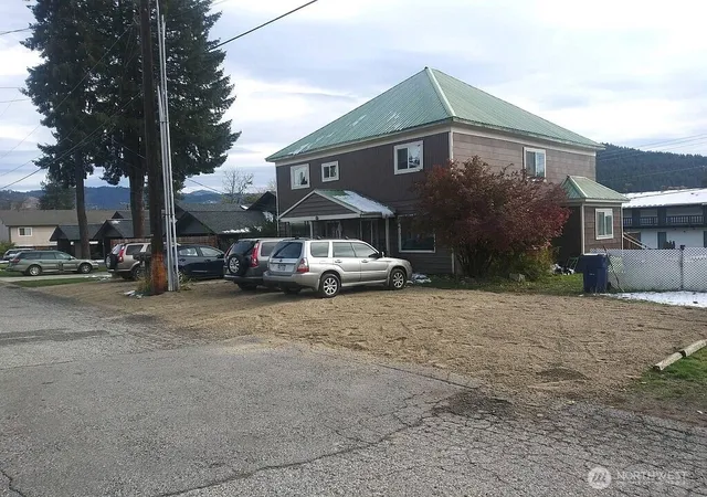 Photo 1 of Multi family home for sale at 129 W Whitman, Leavenworth, WA 98826 | MLS# NWM2586318 | Listing updated on 2026-10-13