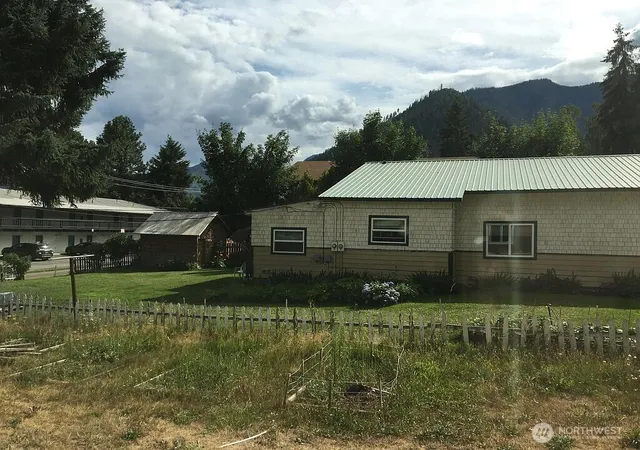 Photo 4 of Multi family home for sale at 129 W Whitman, Leavenworth, WA 98826 | MLS# NWM2586318 | Listing updated on 2026-10-13