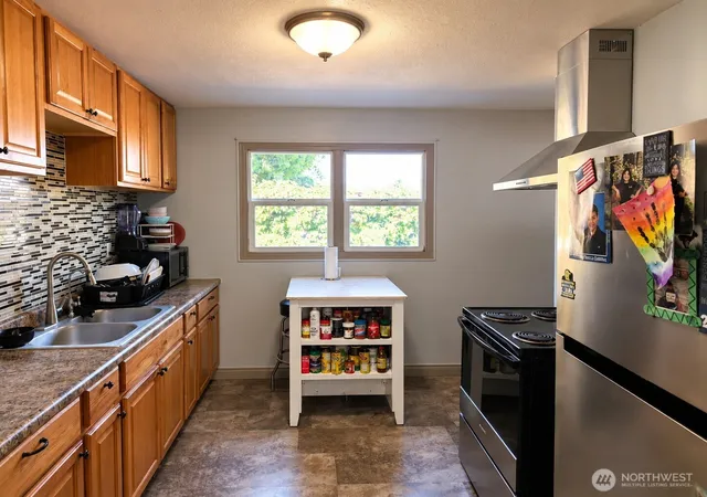 Photo 2 of Sale Pending at 120 Olive, Sunnyside, WA 98944 | MLS# NWM2586319 | Listing updated on 2026-09-28