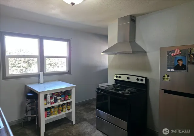 Photo 3 of Sale Pending at 120 Olive, Sunnyside, WA 98944 | MLS# NWM2586319 | Listing updated on 2026-09-28