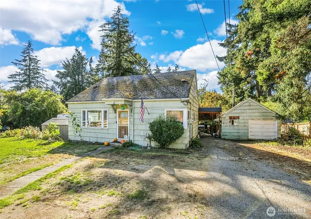 Photo 3 of Sale Pending at 10024 Patterson St S, Tacoma, WA 98444 | MLS# NWM2586320 | Listing updated on 2026-09-27