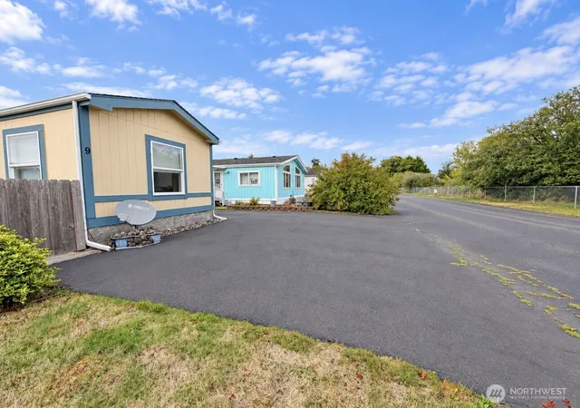 Photo 3 of Manufactured home for sale at 6505 Fawn Ln #9, Long Beach, WA 98631 | MLS# NWM2586326 | Listing updated on 2026-09-28