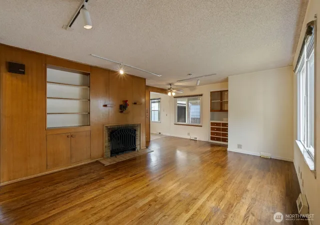 Photo 3 of Single family home for sale at 8216 21st Avenue NE, Seattle, WA 98115 | MLS# NWM2586327 | Listing updated on 2026-10-02