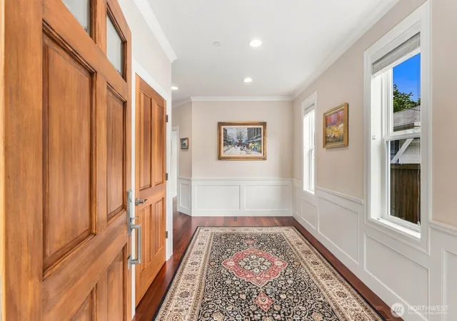 Photo 4 of Single family home for sale at 10220 NE 64th Street, Kirkland, WA 98033 | MLS# NWM2586333 | Listing updated on 2026-09-29