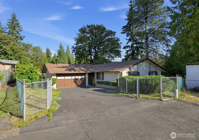 Photo 3 of Single family home for sale at 2607 Mesa Verde Ct, Puyallup, WA 98374 | MLS# NWM2586334 | Listing updated on 2026-09-30
