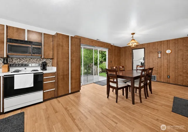 Photo 3 of Single family home for sale at 2607 Mesa Verde Ct, Puyallup, WA 98374 | MLS# NWM2586334 | Listing updated on 2026-09-30