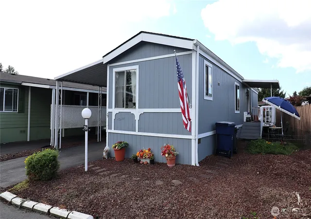 Photo 3 of Manufactured home for sale at 5900 64th Street Ne #79, Marysville, WA 98270 | MLS# NWM2586339 | Listing updated on 2026-09-24