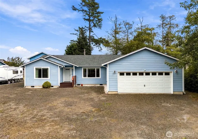 Photo 2 of Single family home for sale at 632 Duck Lake Dr Se, Ocean Shores, WA 98569 | MLS# NWM2586344 | Listing updated on 2026-09-25