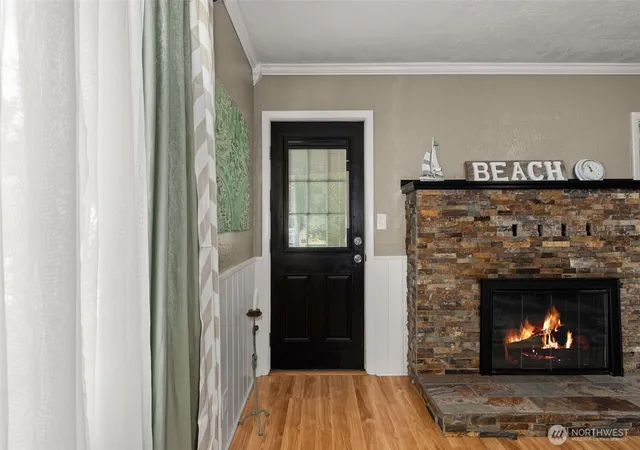 Photo 3 of Single family home for sale at 1212 Riddell St, Raymond, WA 98577 | MLS# NWM2586352 | Listing updated on 2026-09-24