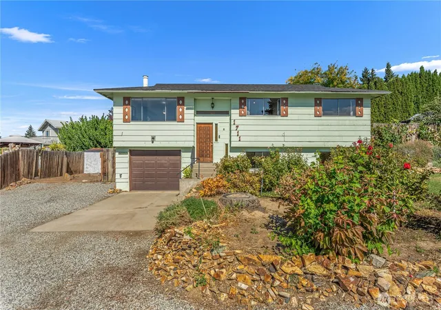 Photo 1 of Single family home for sale at 1711 7th Street Ne, East Wenatchee, WA 98802 | MLS# NWM2586354 | Listing updated on 2026-10-01