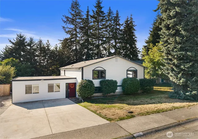 Photo 1 of Single family home for sale at 13701 115th Avenue Ne, Kirkland, WA 98034 | MLS# NWM2586355 | Listing updated on 2026-09-30