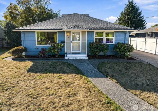 Photo 2 of Single family home for sale at 622 S Macarthur St, Tacoma, WA 98465 | MLS# NWM2586361 | Listing updated on 2026-10-01