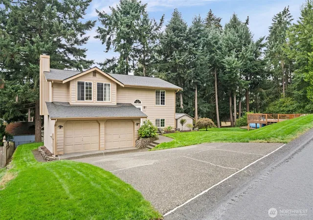 Photo 1 of Single family home for sale at 8104 189th Street Ct E, Puyallup, WA 98375 | MLS# NWM2586362 | Listing updated on 2026-10-01
