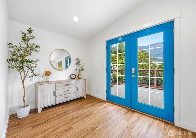 Photo 4 of Single family home for sale at 477 W Lake Samish Dr, Bellingham, WA 98229 | MLS# NWM2586364 | Listing updated on 2026-09-24