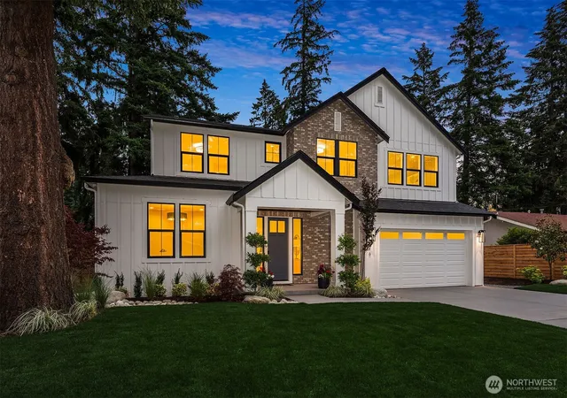 Photo 2 of Single family home for sale at 816 165th Avenue Ne, Bellevue, WA 98008 | MLS# NWM2586368 | Listing updated on 2026-09-30