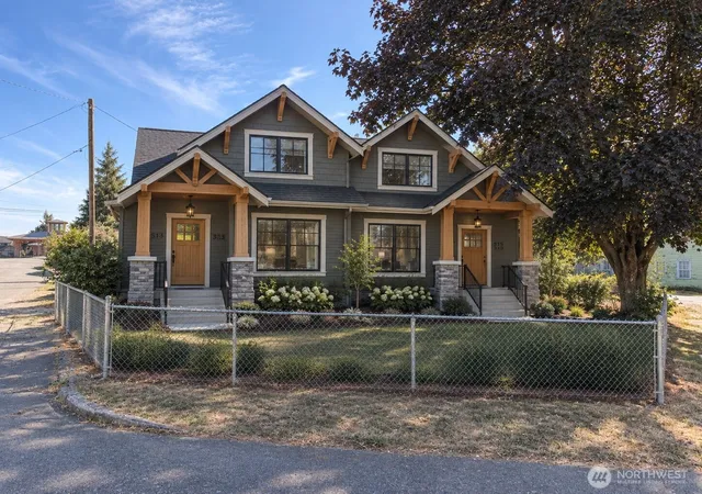 Photo 2 of Single family home for sale at 513 7th Street, Lynden, WA 98264 | MLS# NWM2586369 | Listing updated on 2026-09-24