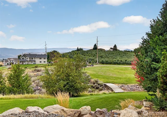Photo 3 of Single family home for sale at 2350 10th Street Ne, East Wenatchee, WA 98802 | MLS# NWM2586371 | Listing updated on 2026-09-30
