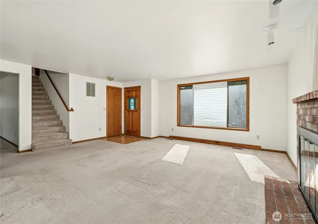 Photo 4 of Sale Pending at 18515 NE 143rd Place, Woodinville, WA 98072 | MLS# NWM2586375 | Listing updated on 2026-10-01