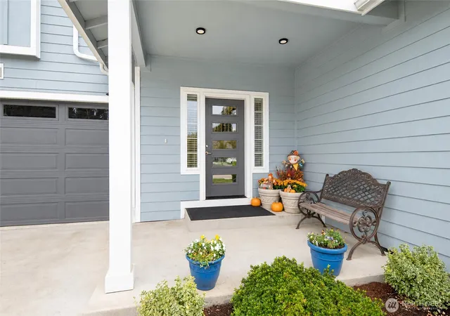Photo 3 of Single family home for sale at 8599 Kimmie Loop Sw, Olympia, WA 98512 | MLS# NWM2586387 | Listing updated on 2026-09-25