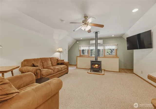 Photo 4 of Single family home for sale at 361 Vinegar Bnd Rd, Ronald, WA 98940 | MLS# NWM2586390 | Listing updated on 2026-10-09