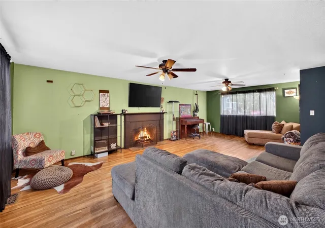 Photo 3 of Single family home for sale at 26523 Manchester Ave, Kent, WA 98032 | MLS# NWM2586391 | Listing updated on 2026-09-28