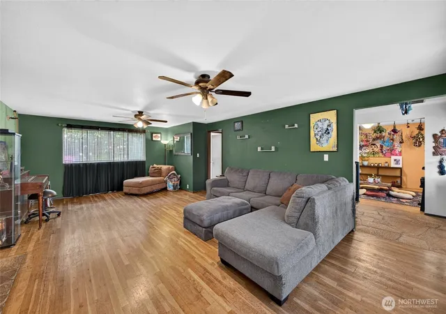 Photo 3 of Single family home for sale at 26523 Manchester Ave, Kent, WA 98032 | MLS# NWM2586391 | Listing updated on 2026-09-28
